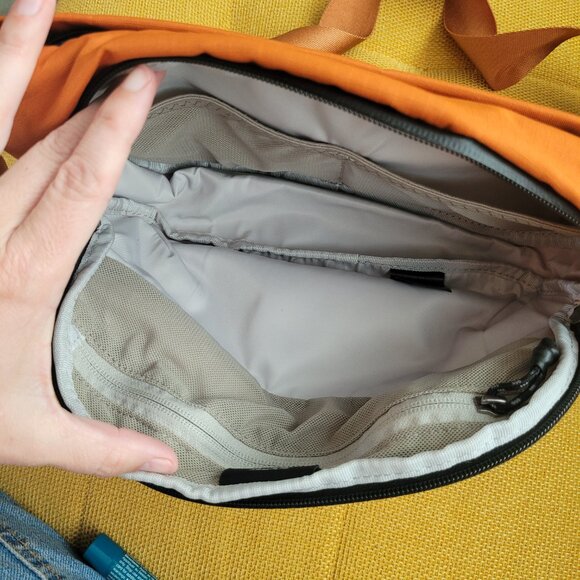 Orbitkey Urban Sling 6L - Picture 3 of 6